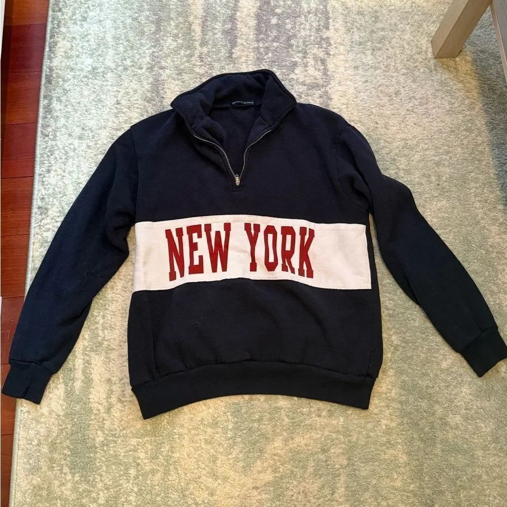 Brandy Melville Navy and White Zip-Up Sweater